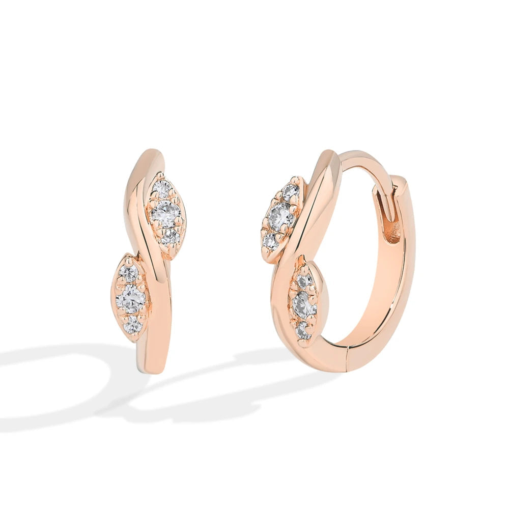 Hoop earrings in gold plated silver with moissanite accent