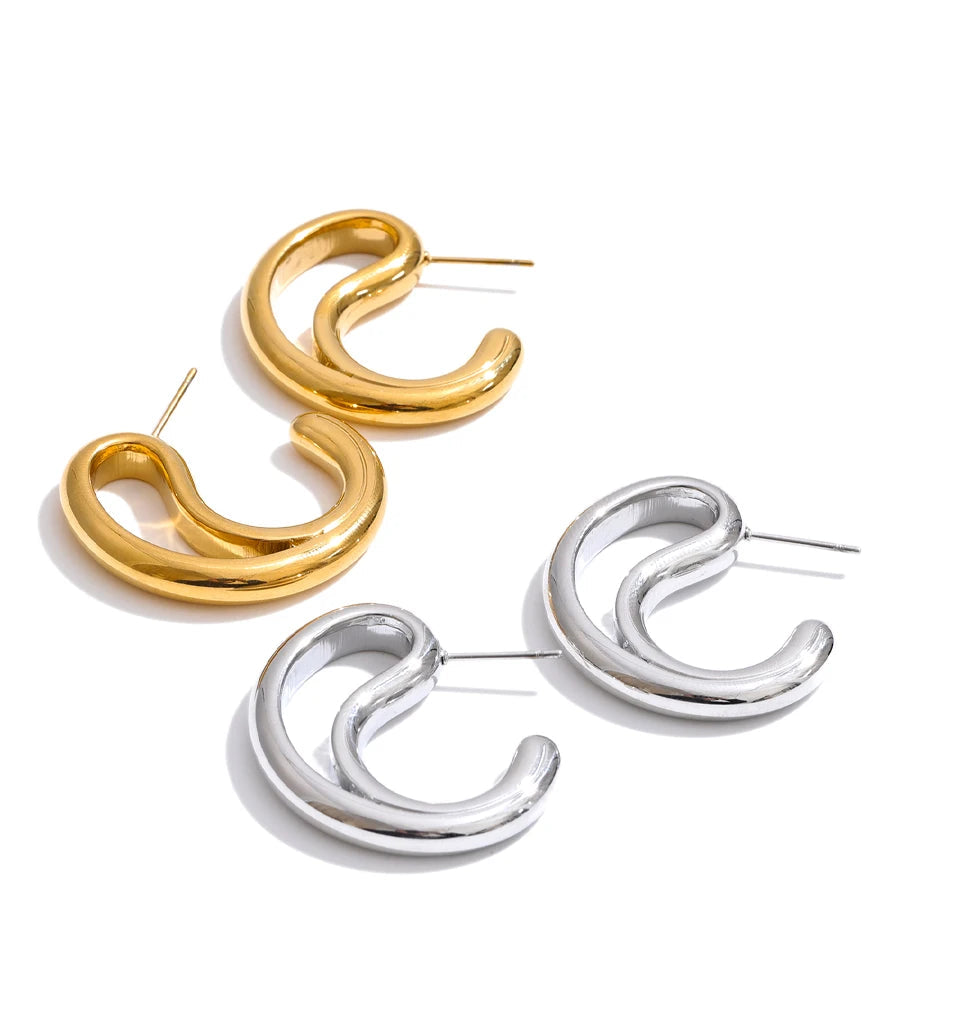 Chic gold and earrings with creative hollow structure