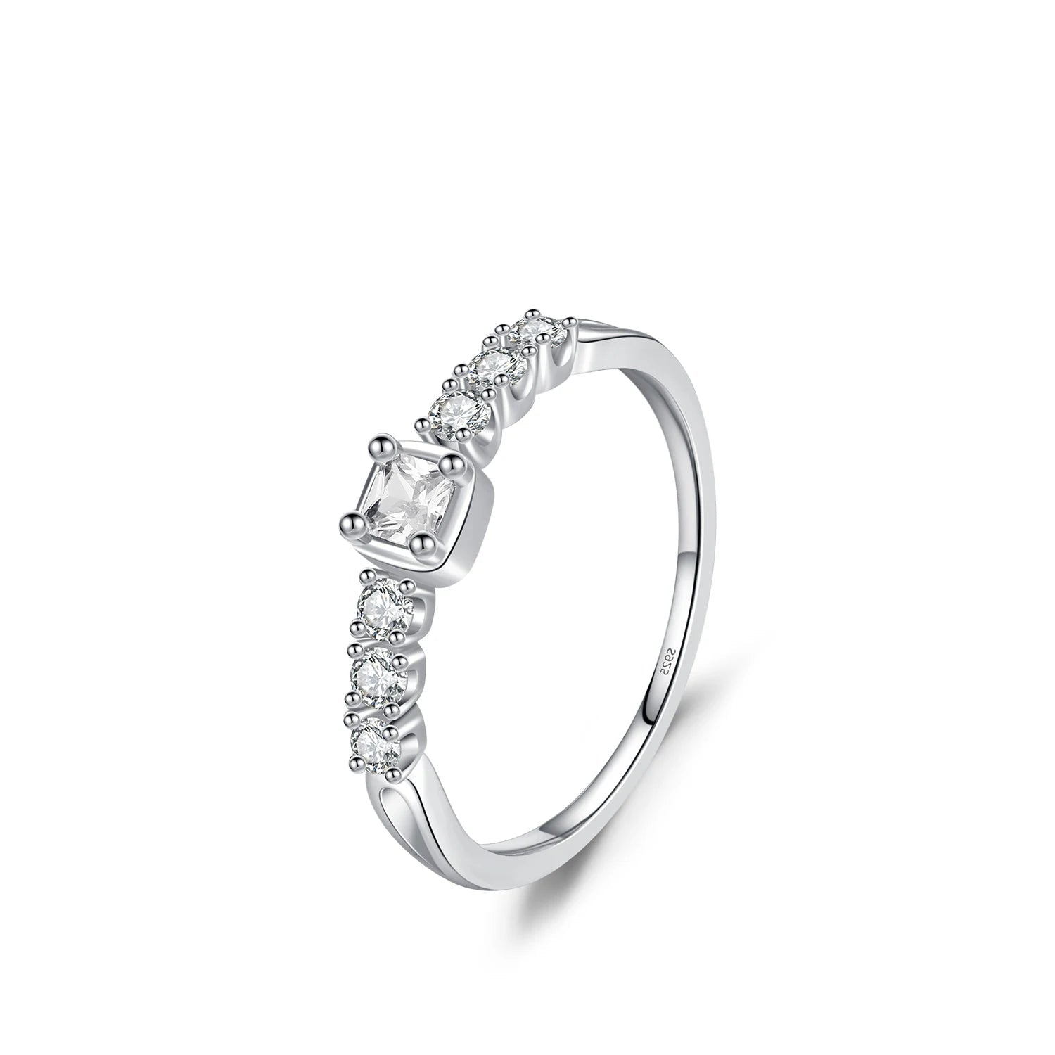 Delicate cubic zirconia ring with easy ring size from ring guidance