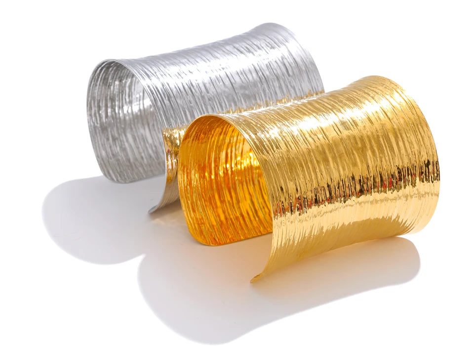 Statement bracelet with gold edge and waterproof jewelry ease