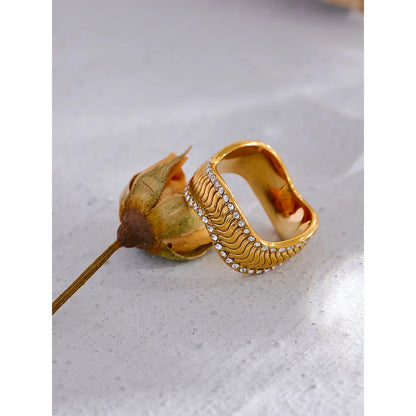 Elegant Twisted Geometric Ring with Cubic Zirconia