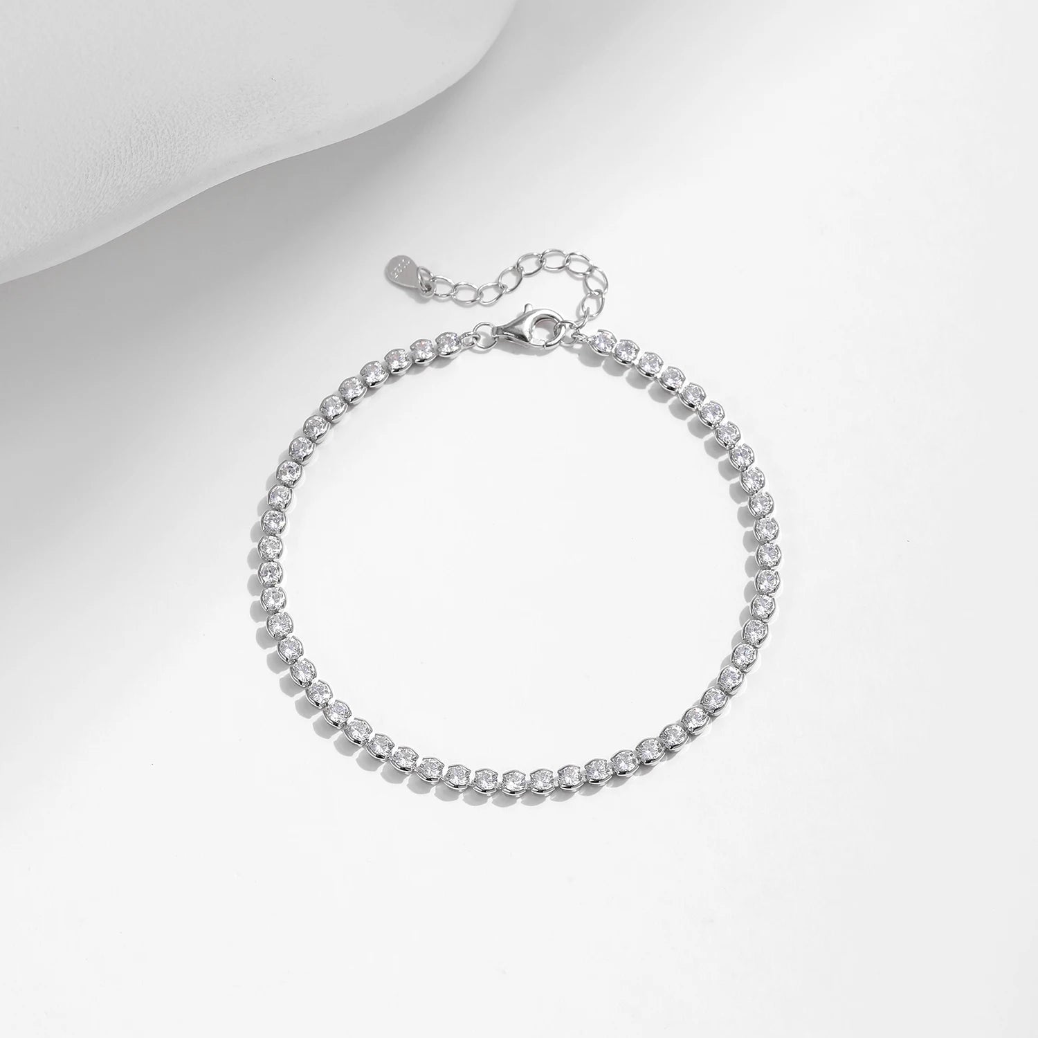 Tennis bracelet women design set with bright cubic zirconia