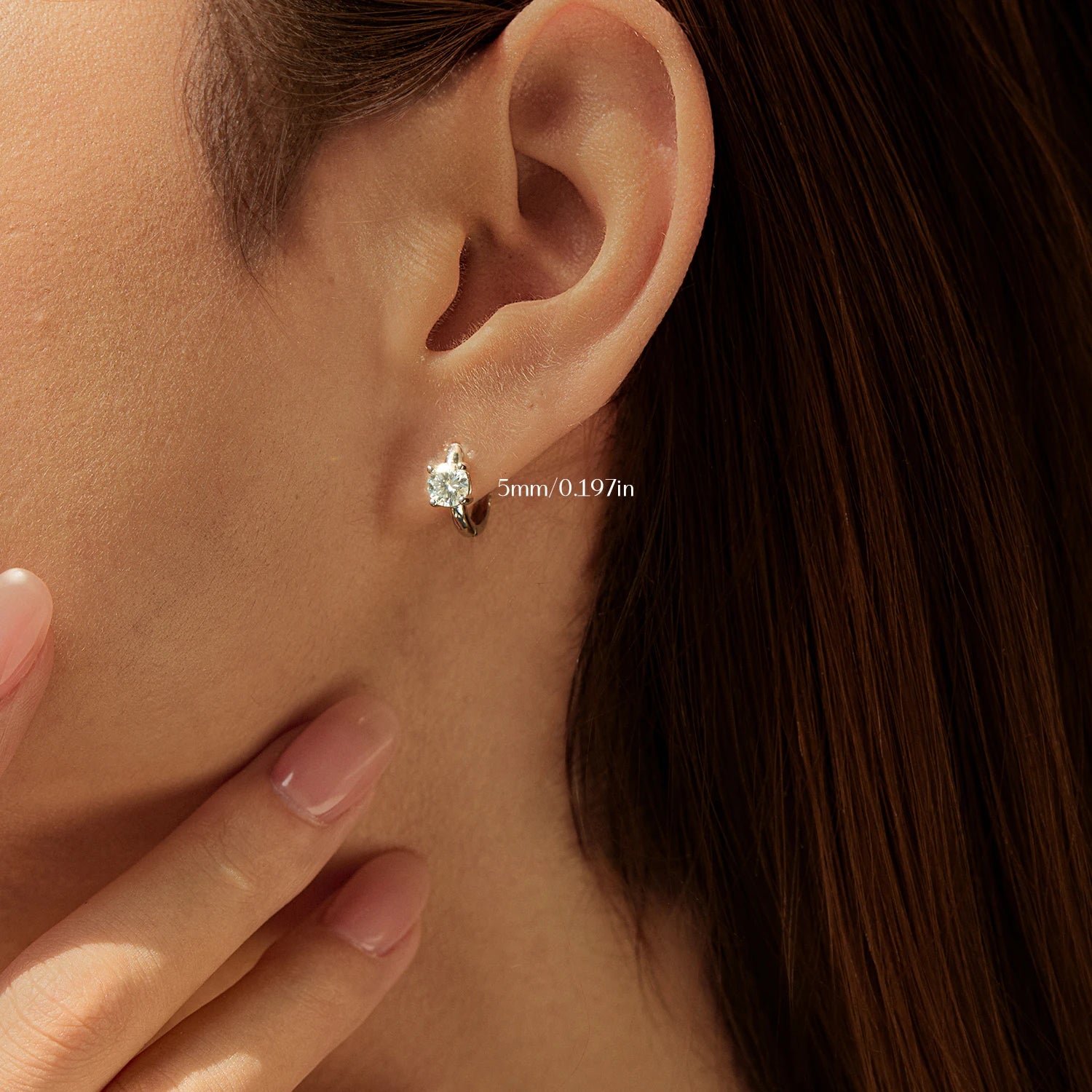 Elegant moissanite earrings with high swing movement