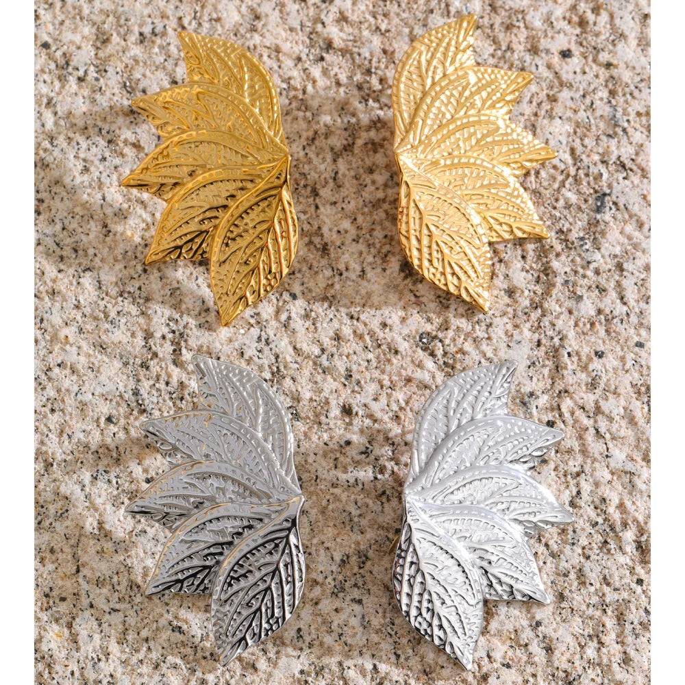 Stylish gold adorned ear rings perfect for daily wear