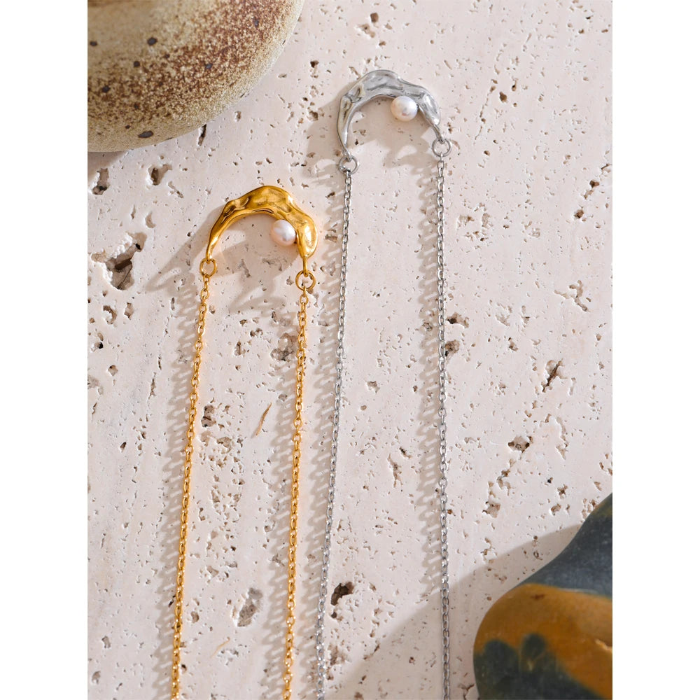 Necklace golden necklace style with a delicate pearl in necklace pendant