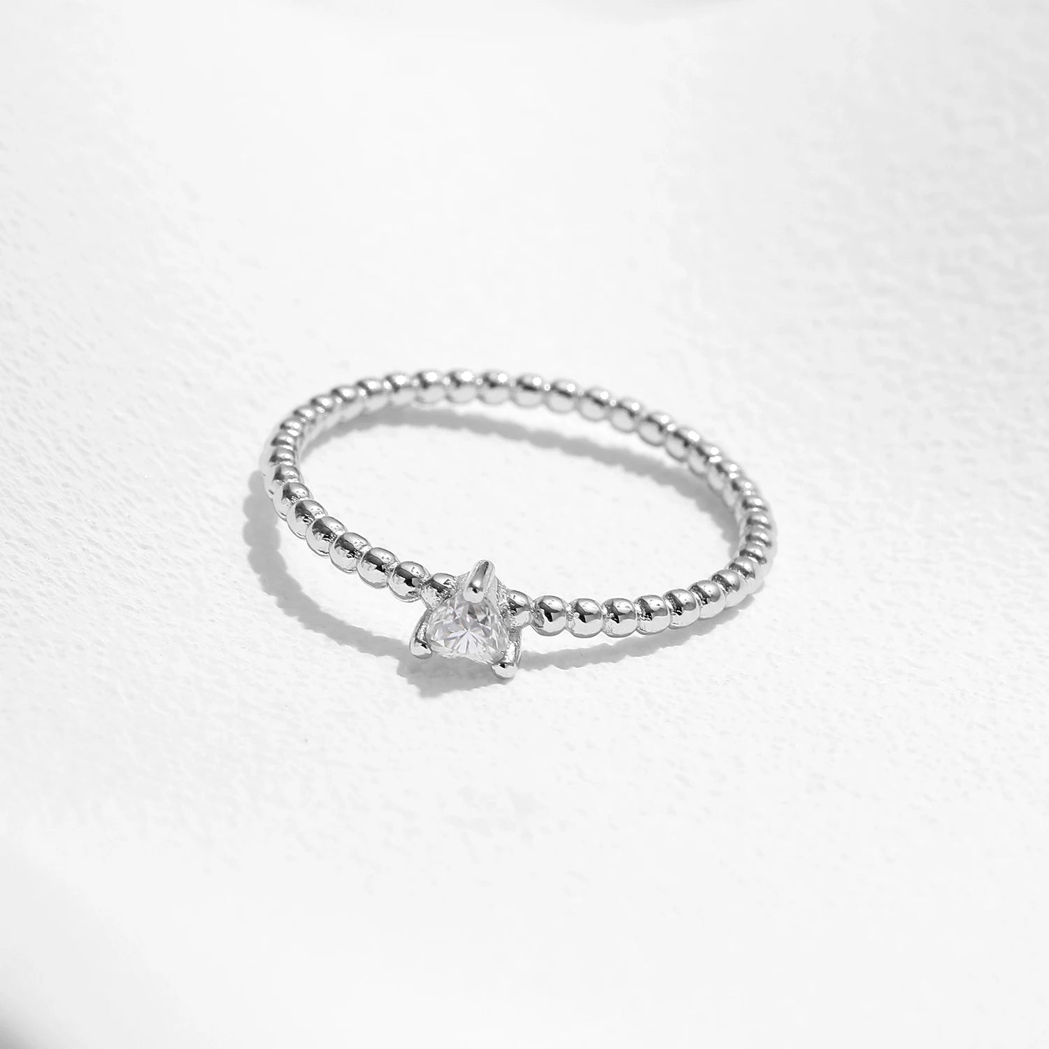 Elegant wedding rings design with heart shaped moissanite