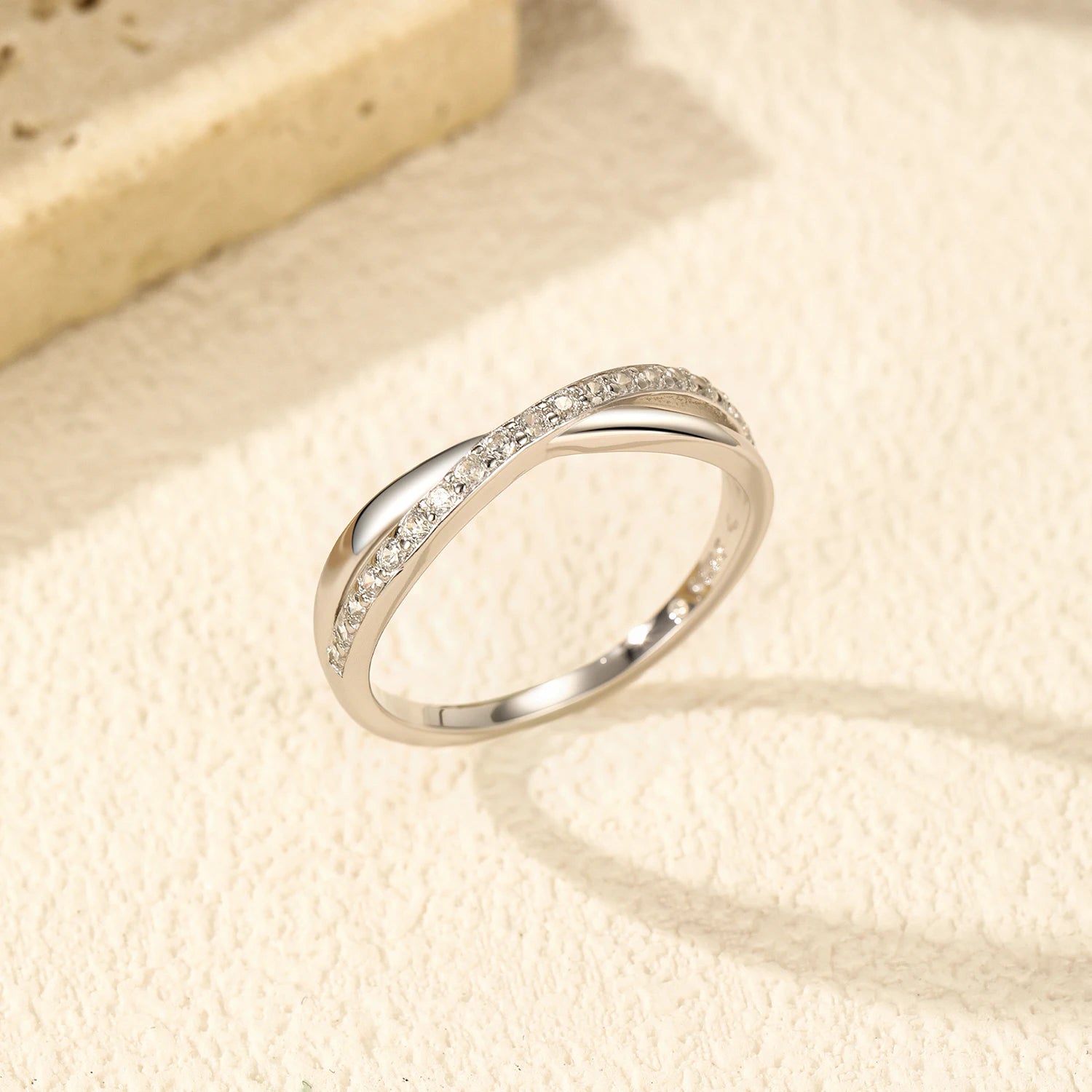 Stacking ring design with a comfortable ring with size feel