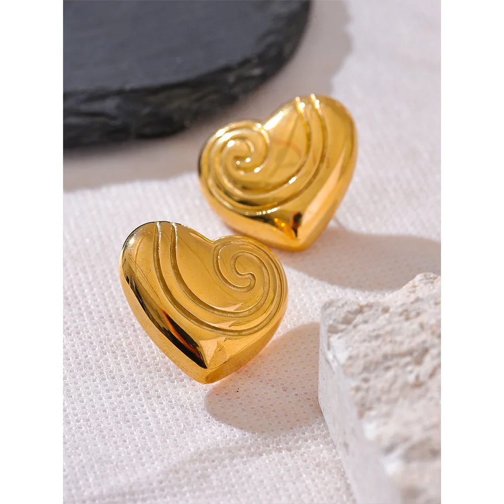 18K Gold Plated Heart Stripe Stud Earrings