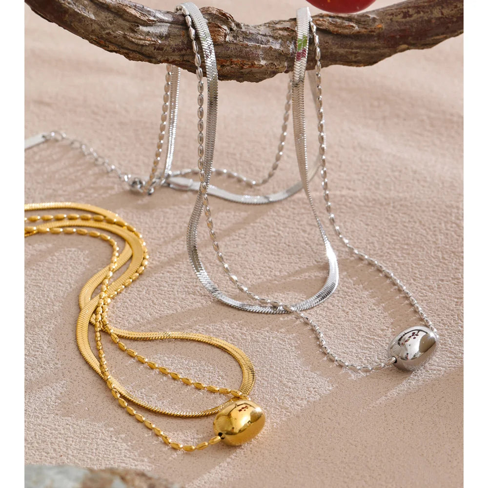 Elegant necklace and pendant design in stainless steel jewelry