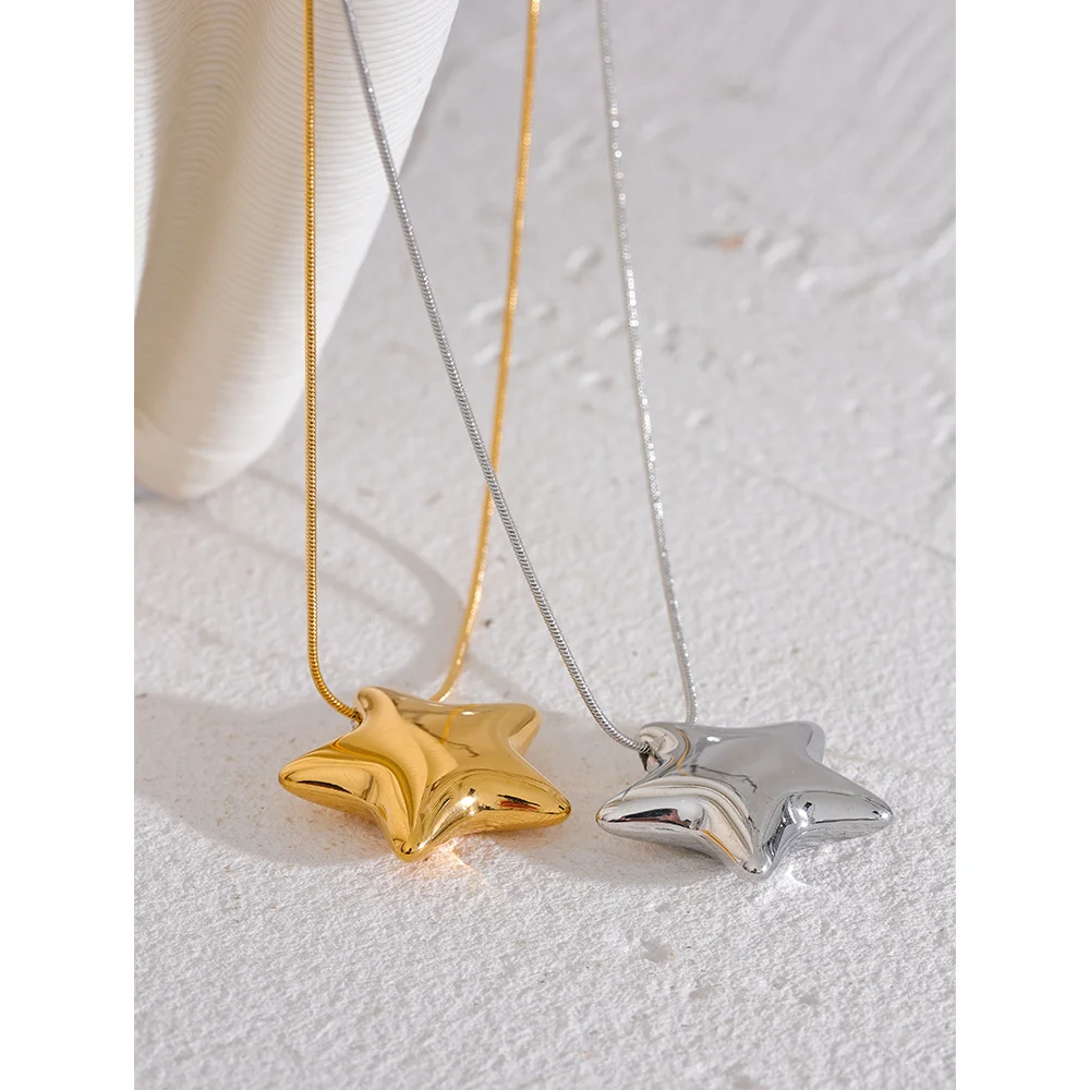 18K Gold Star Pendant Necklace