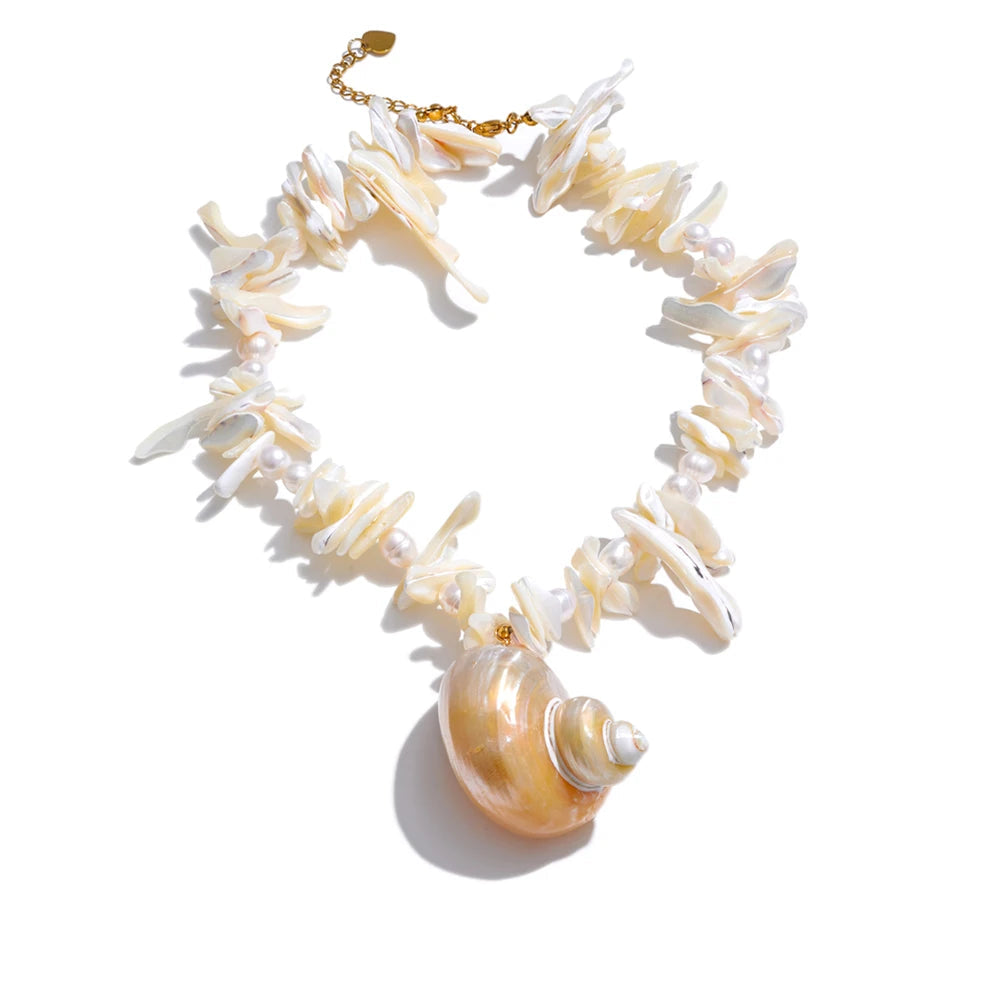 Natural shell conch pendant necklace with freshwater pearl in gold plated stainless steel jewelry