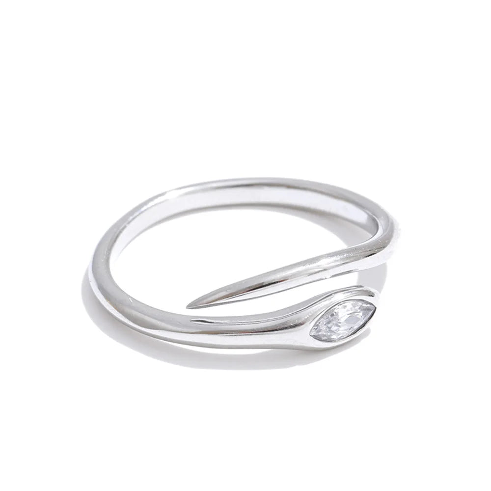 Gold and ring styling with curved snake shape