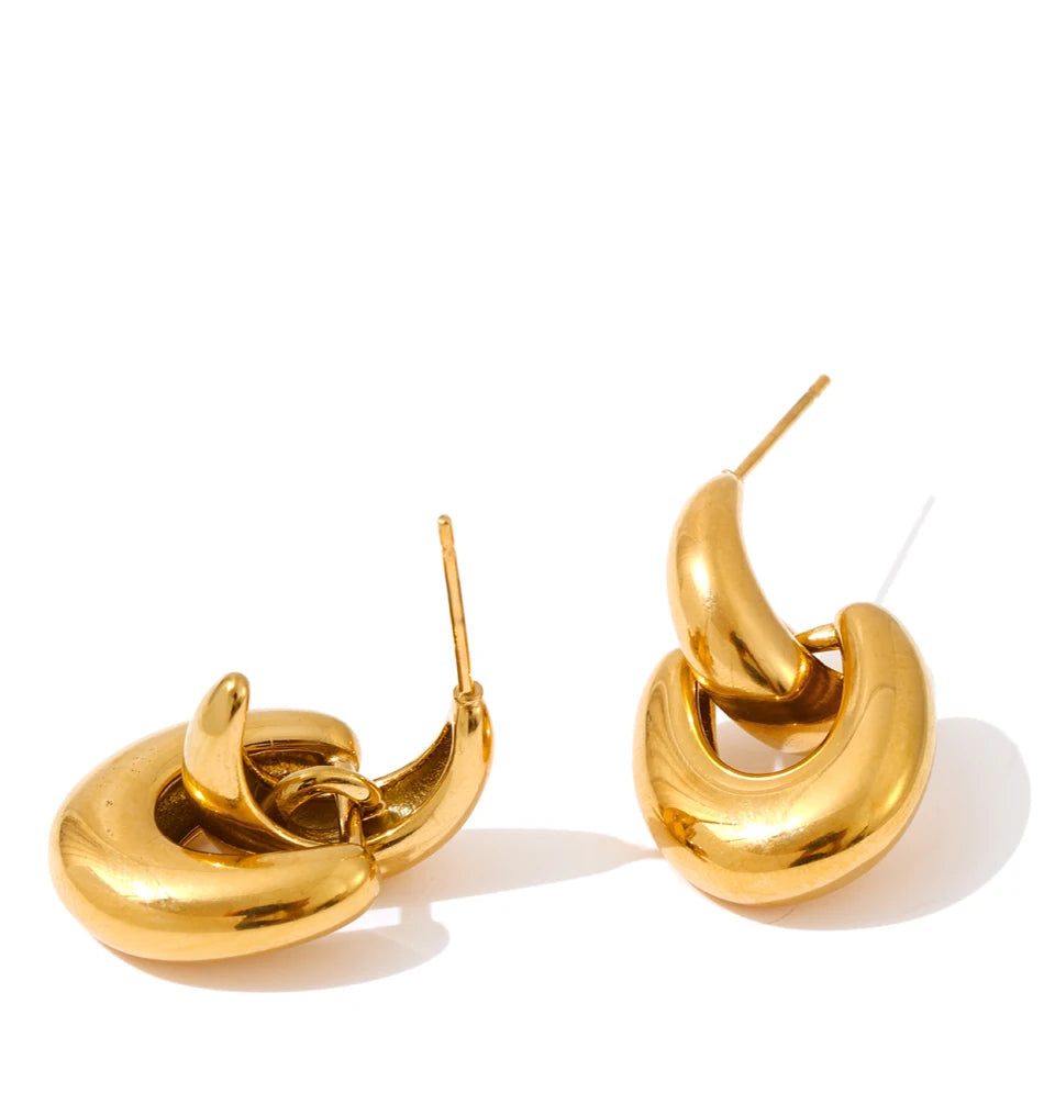 Textured metal earrings and gold finish for daily elegance