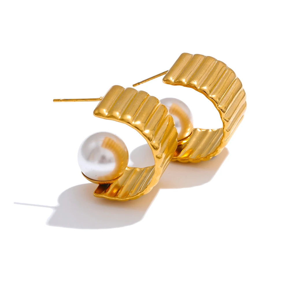 Huggie earrings with simulated pearls in gold plated stainless steel jewelry