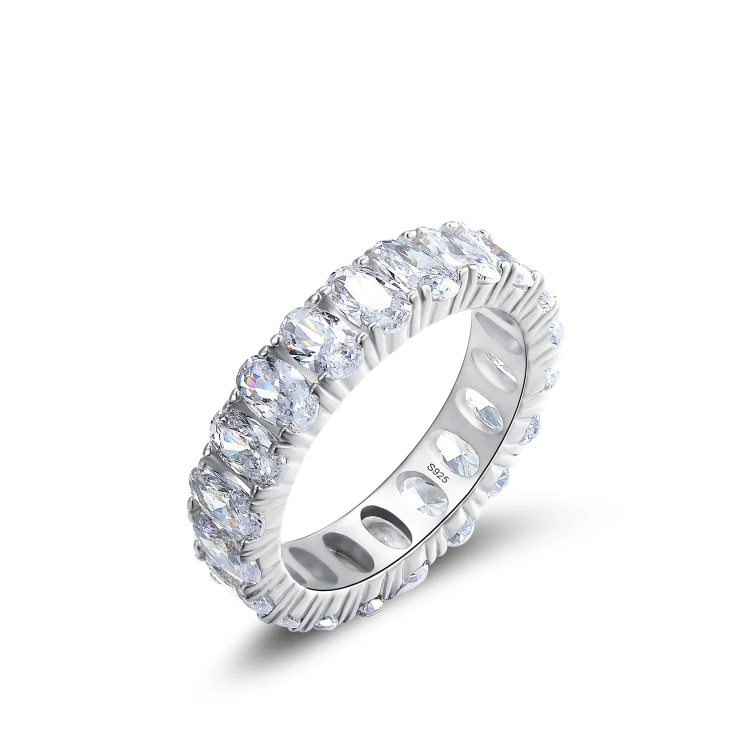 Timeless wedding wedding rings look in a luminous setting