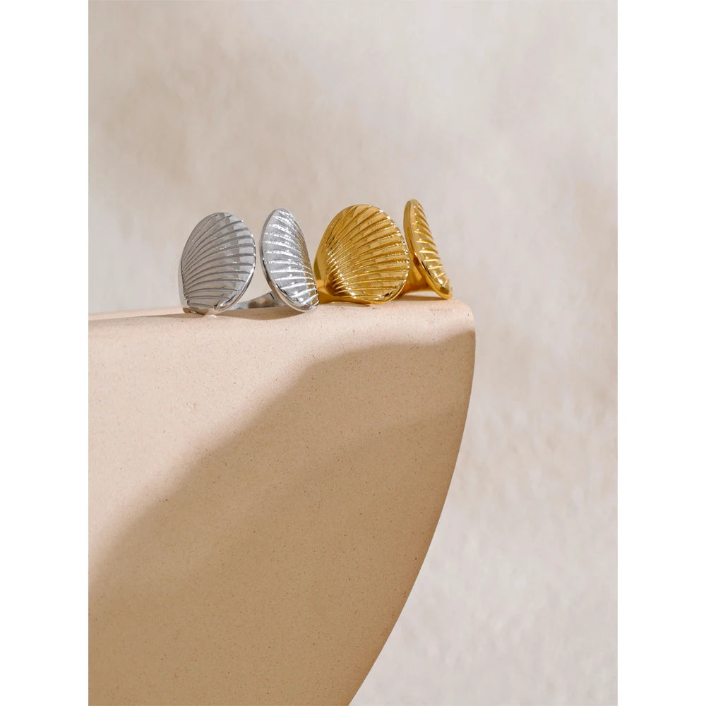 Adjustable Geometric Shell Stripe Ring