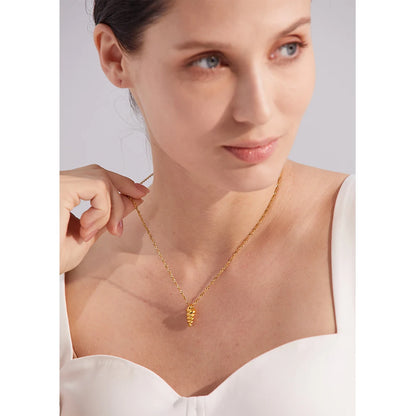 Gold Conch Pendant Necklace