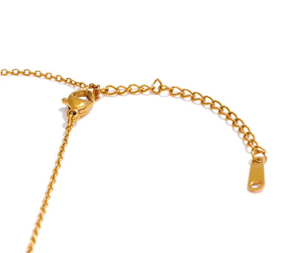 Elegant long necklace drape with pendant in necklace sparkle