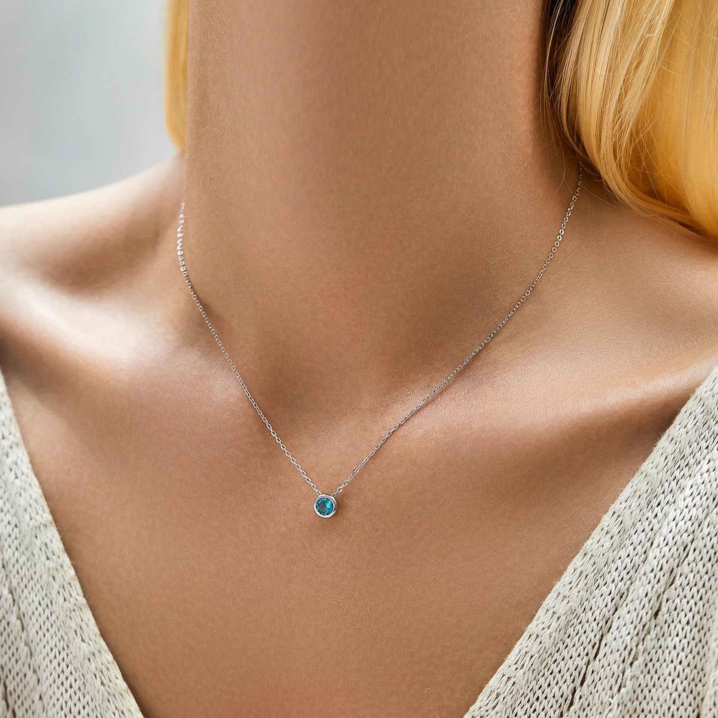 925 Sterling Silver Teal Zirconia Pendant Necklace