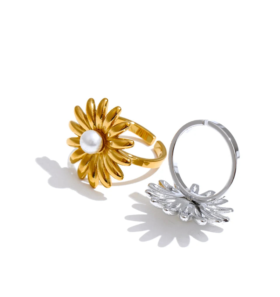 Pearl jewelry set with polished stainless steel shine