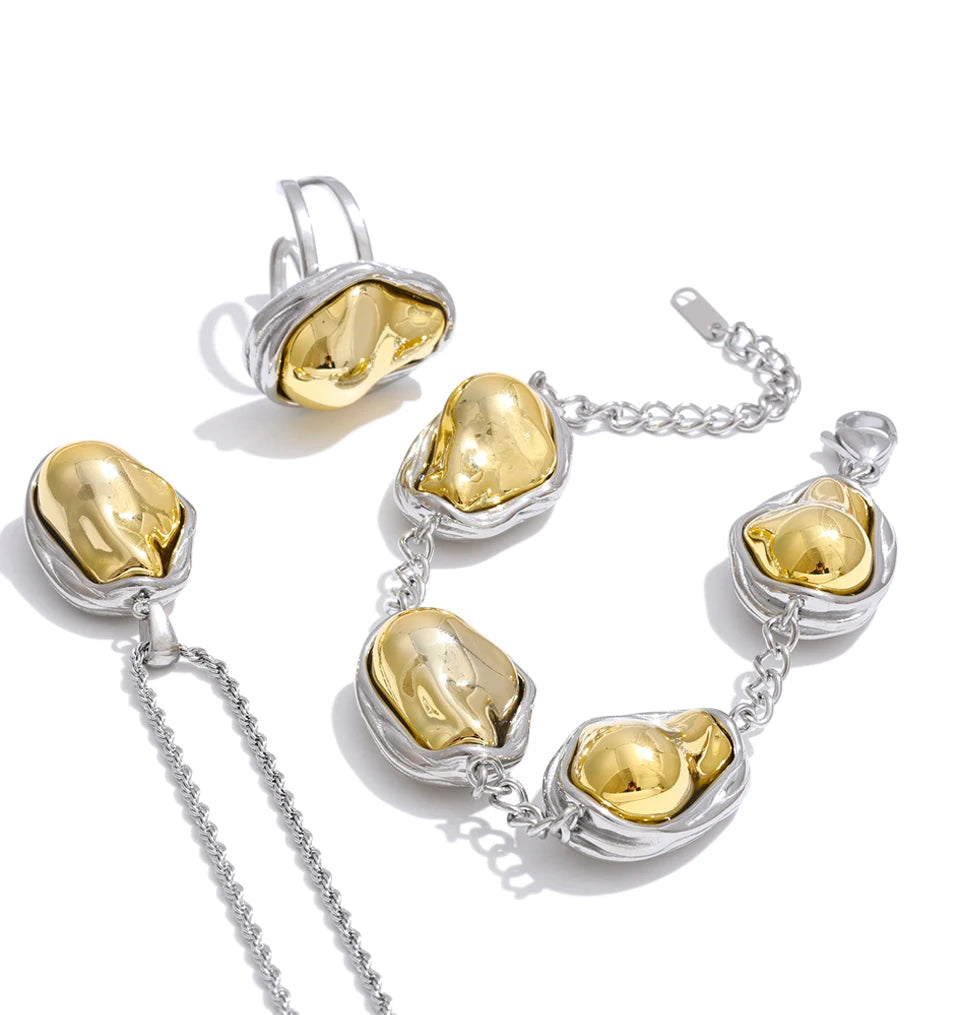 Long necklace gold in necklace style with vintage pearl charm