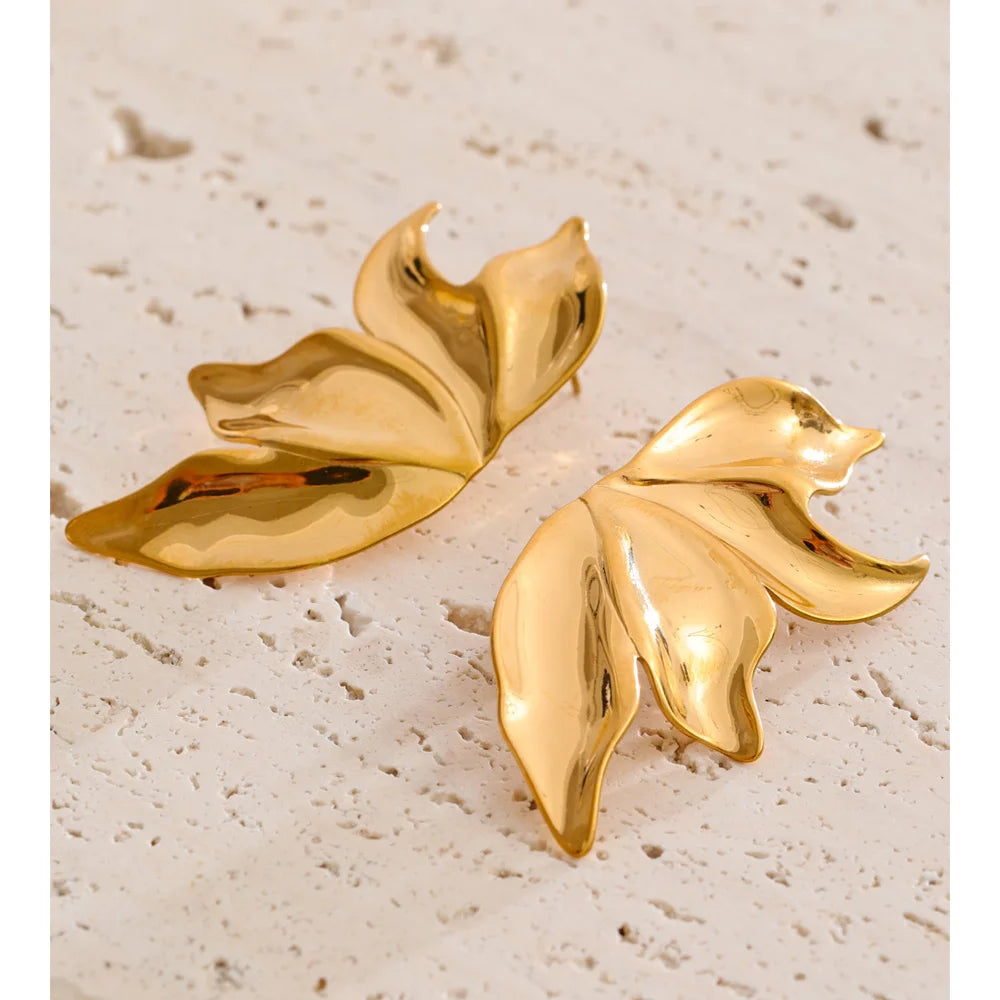 Golden jewelry flower stud earrings for daily style