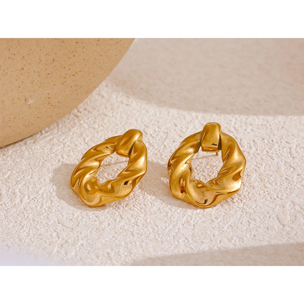 Classic Twisted Round Stud Earrings in 18K Gold Color