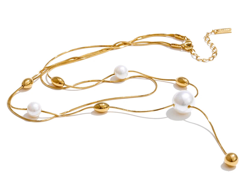 Pearl with necklace design in polished gold plated finish