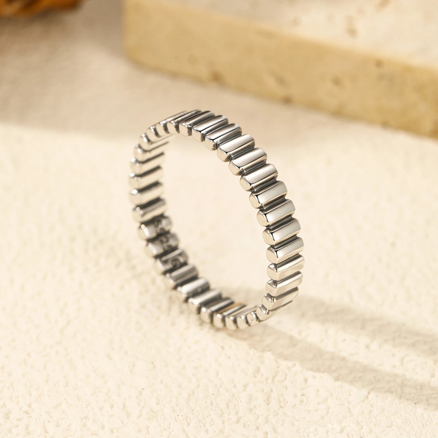 Geometric eternity band ring in 925 sterling silver sparkle
