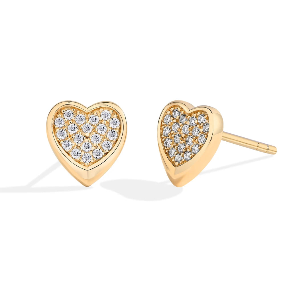 Close view of moissanite diamond in heart earrings design