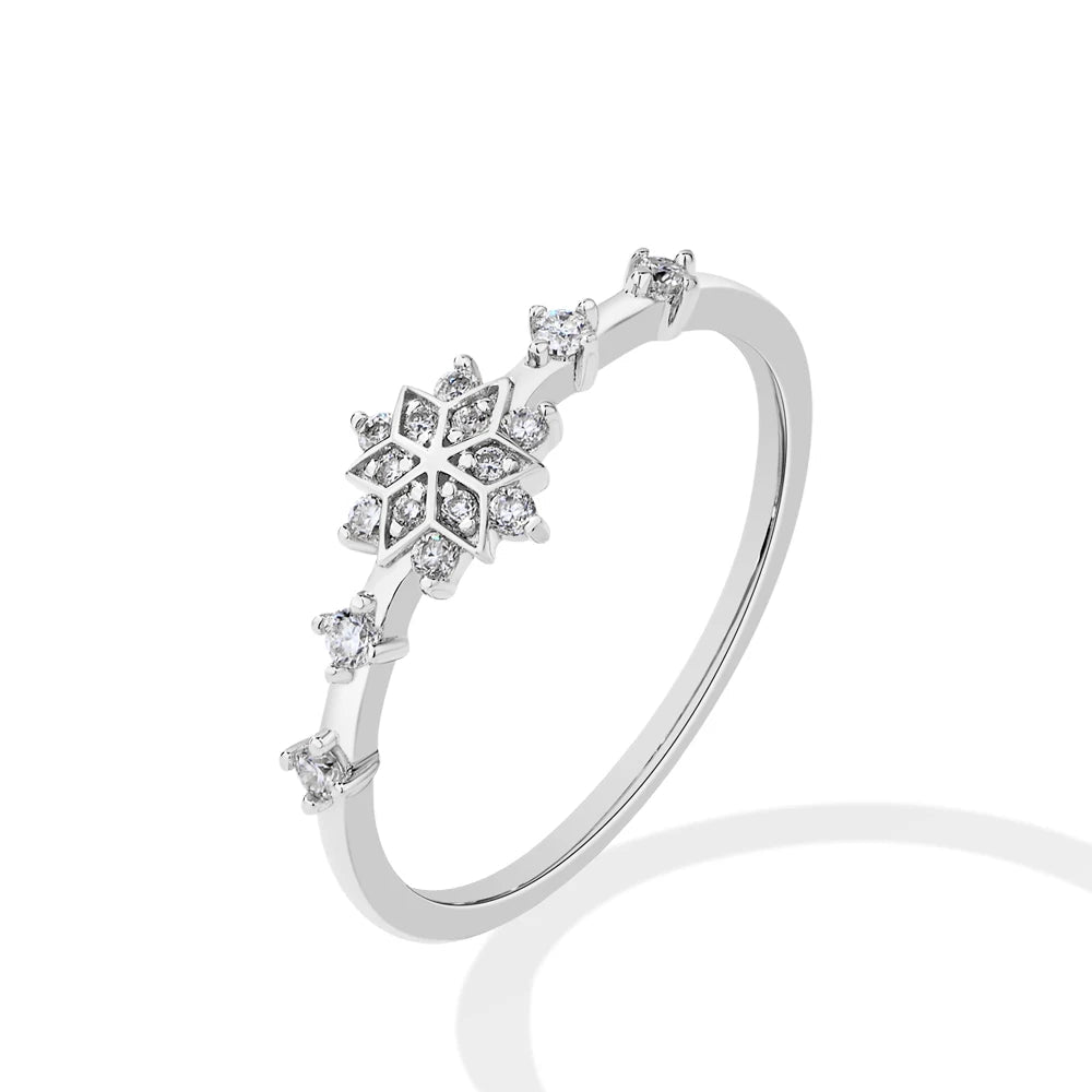 Snowflake shape moissanite ring in 925 silver with round cut shine