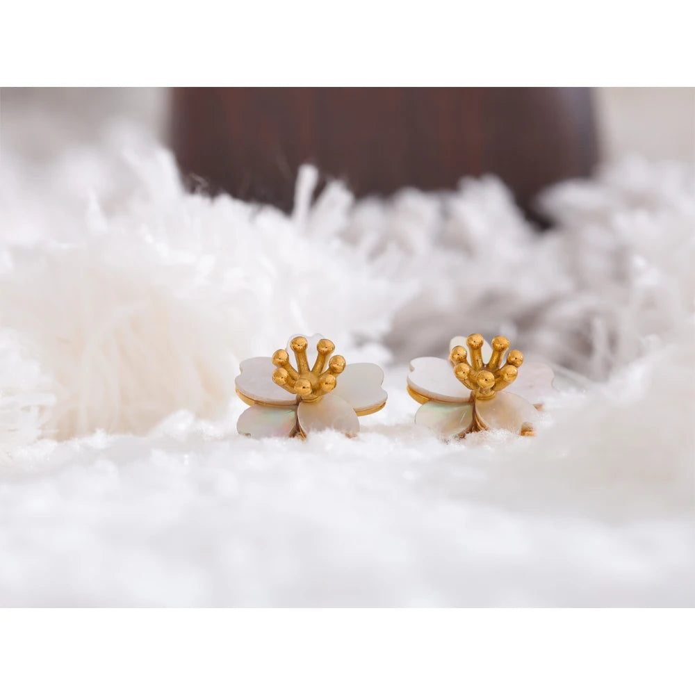 Natural Shell Flower Stud Earrings for Women