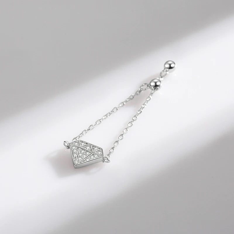 Minimal chain link profile described as a diamond for ring design with cz