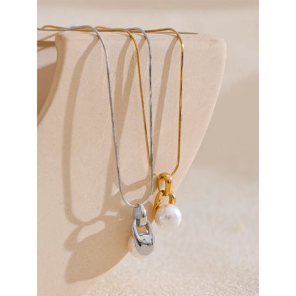 Elegant Simulated Pearl Pendant Necklace