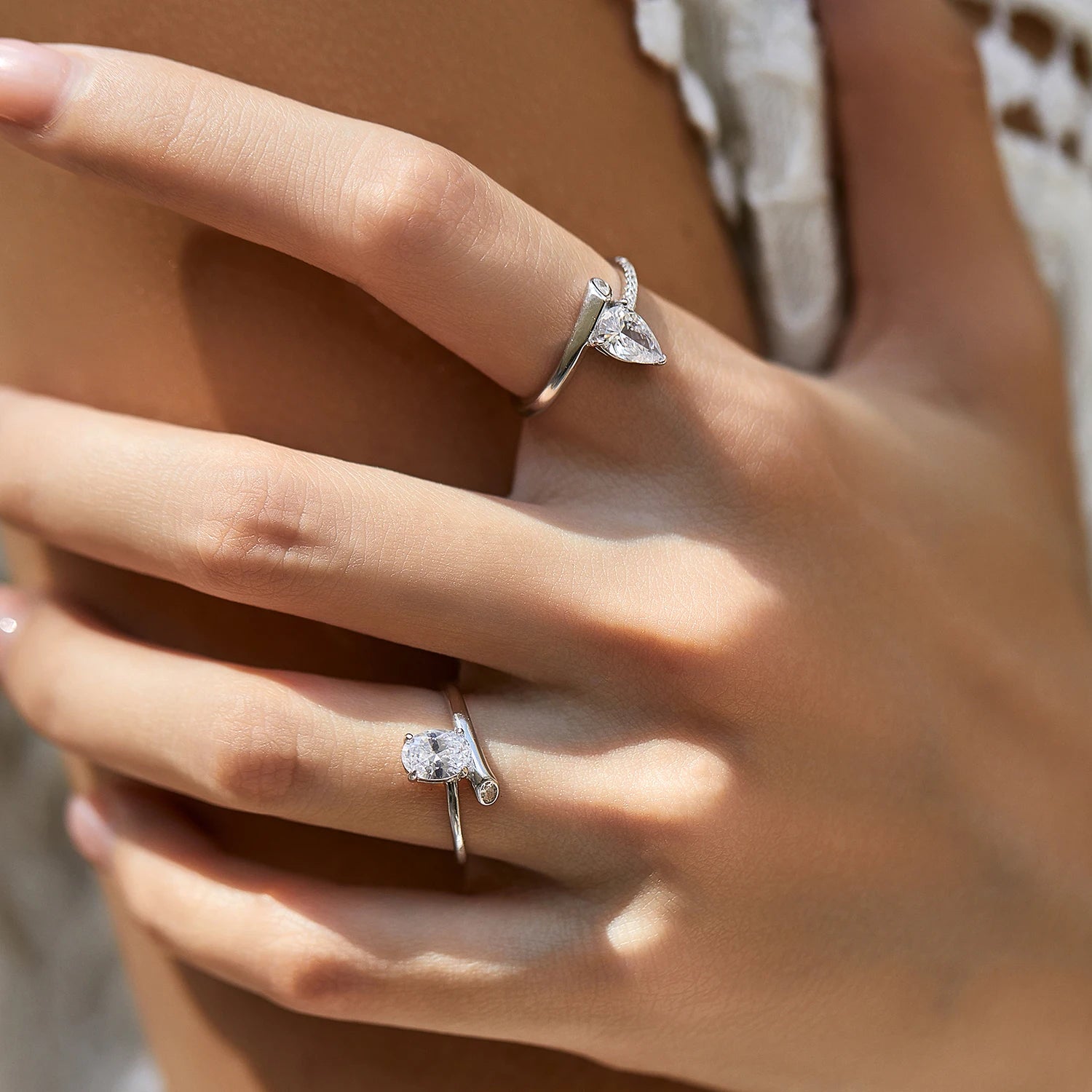 Oval ring oval zirconia liquid metal texture design