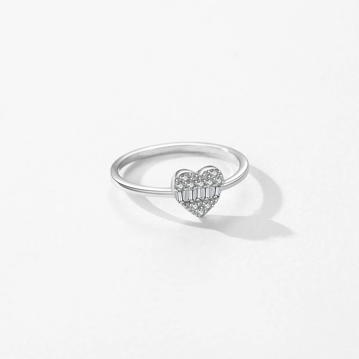 Close up sterling silver ring featuring a radiant Zirconia ring center