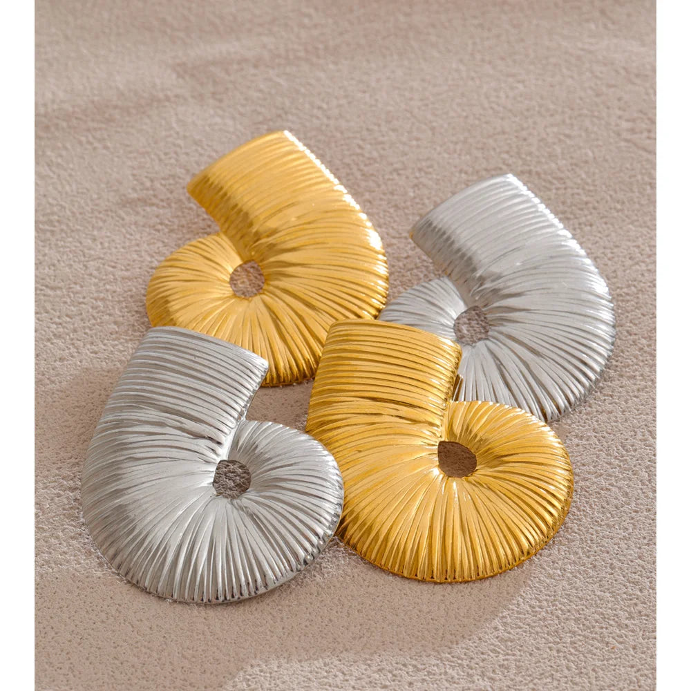 Waterproof stainless steel jewelry stud earrings with gold finish