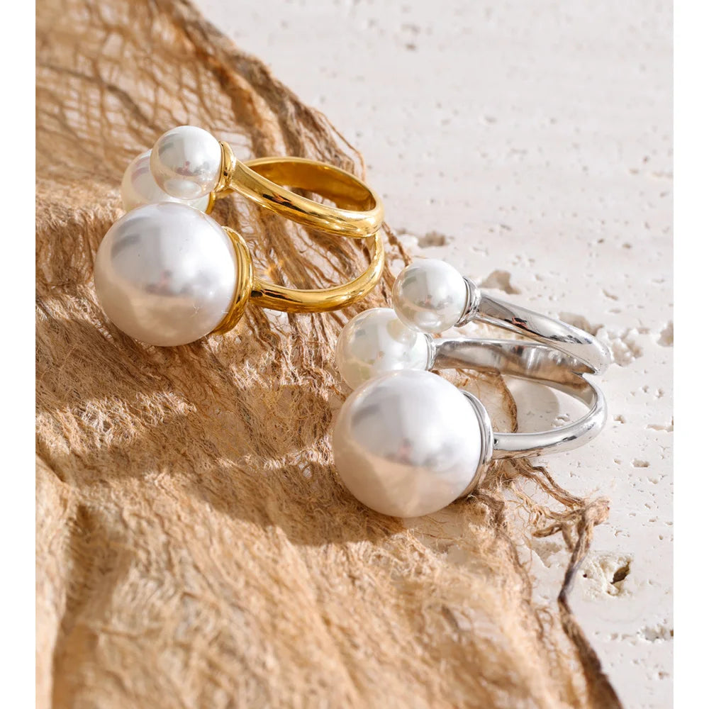 Stainless steel rings with oversized pearl design