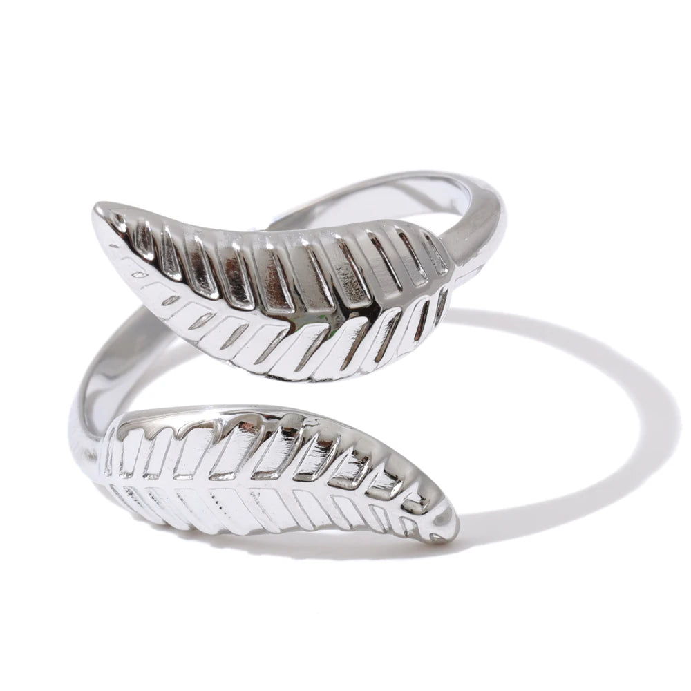 Ring gold ring design with golden leaf accent