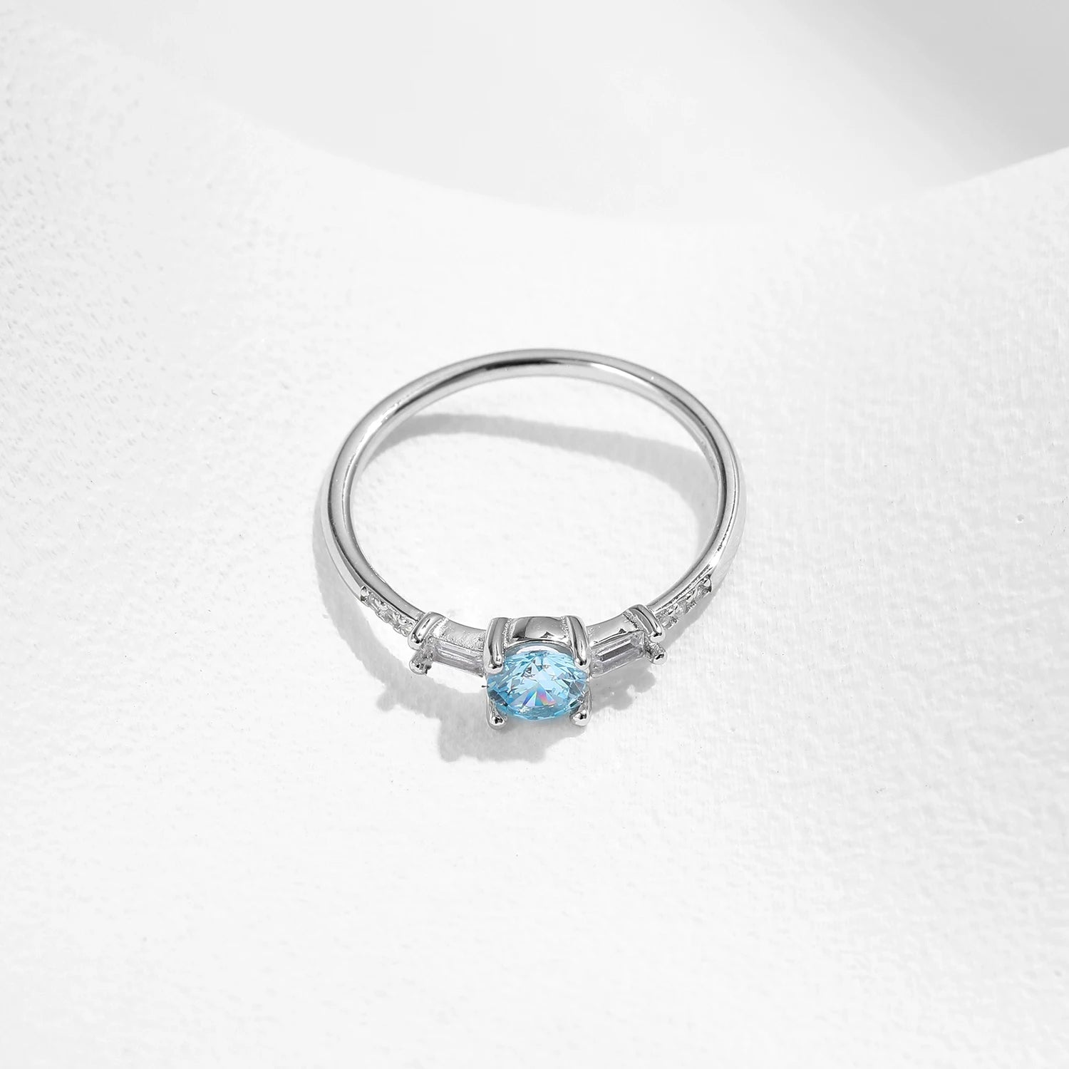 Ring with size option in classic blue cubic zirconia silver