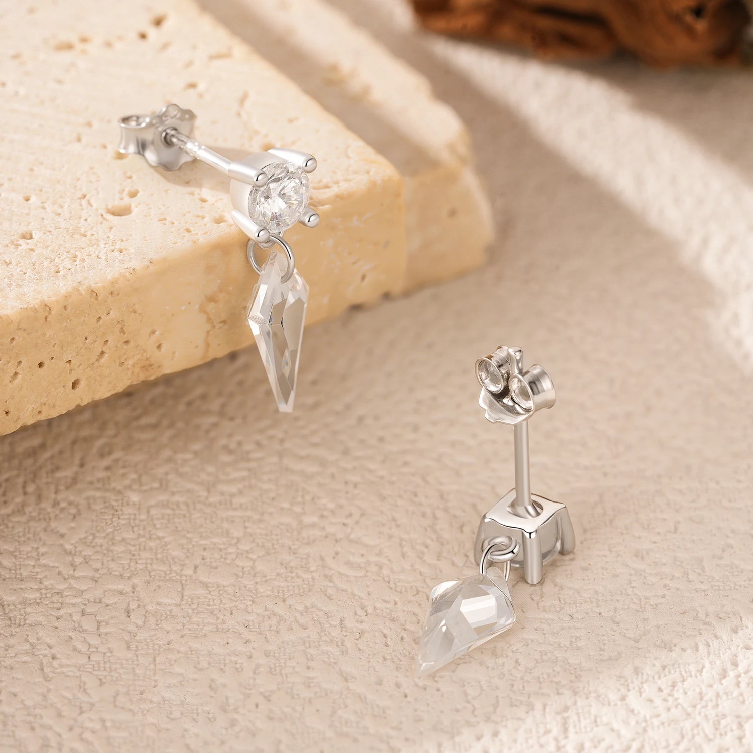 Stud earrings silver with kite zirconia swing accent