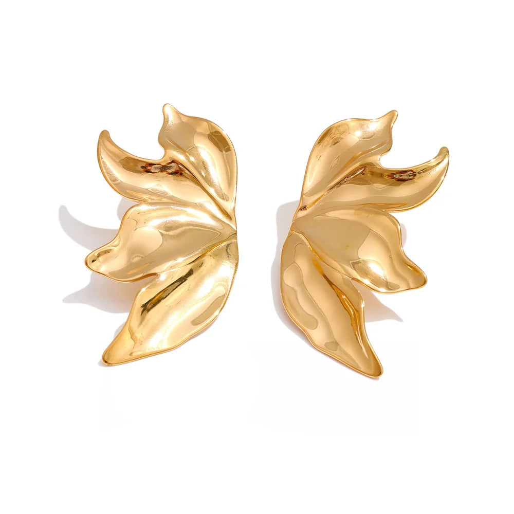 Gold plated metal flower stud earrings in stainless steel