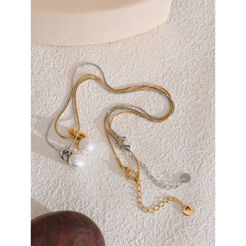 Elegant Simulated Pearl Pendant Necklace