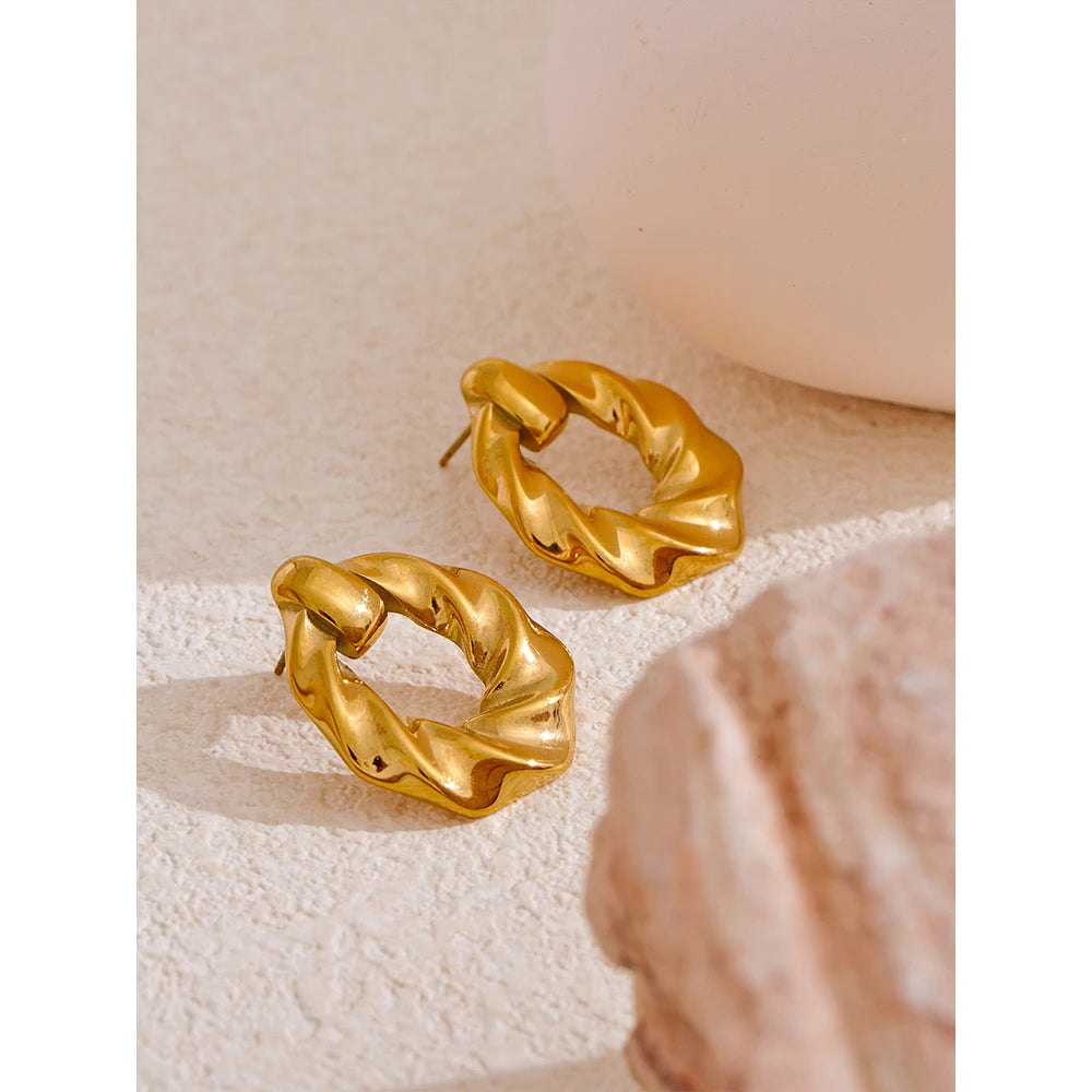 Classic Twisted Round Stud Earrings in 18K Gold Color