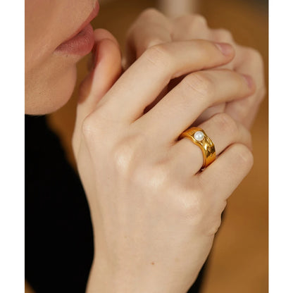 Vintage Imitation Pearls Geometric Texture Ring