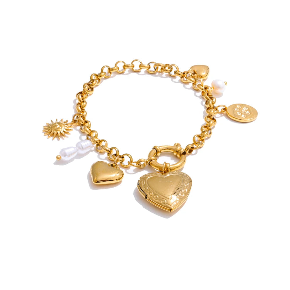 Chain bracelet styled as a heart bracelet with bracelet charms in gold plated finish