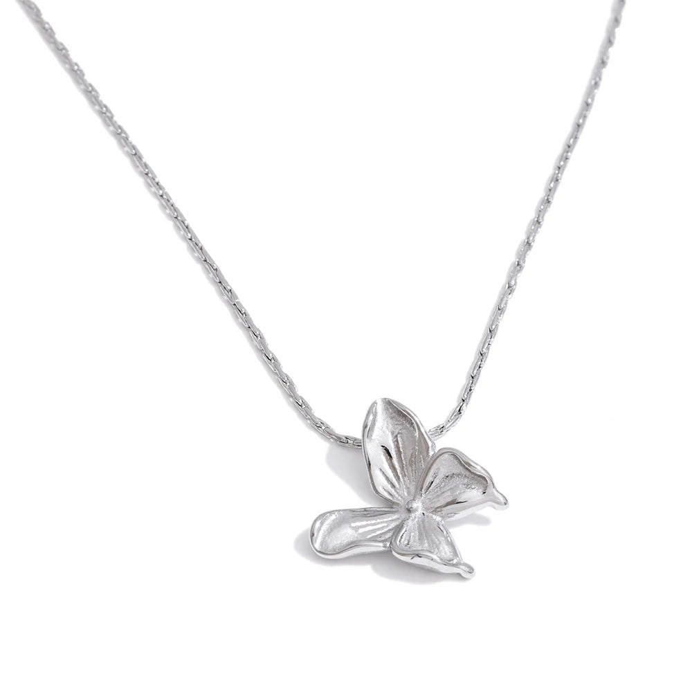 Chic gold plated chain necklace with delicate butterfly charm