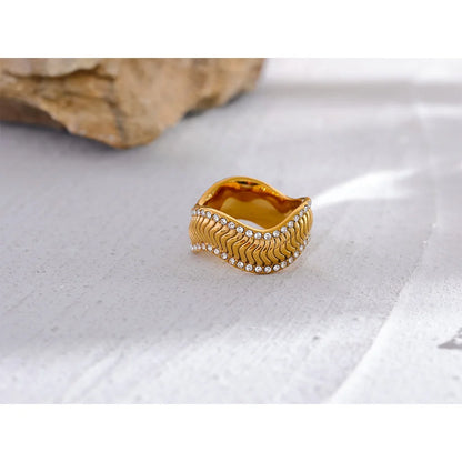 Elegant Twisted Geometric Ring with Cubic Zirconia